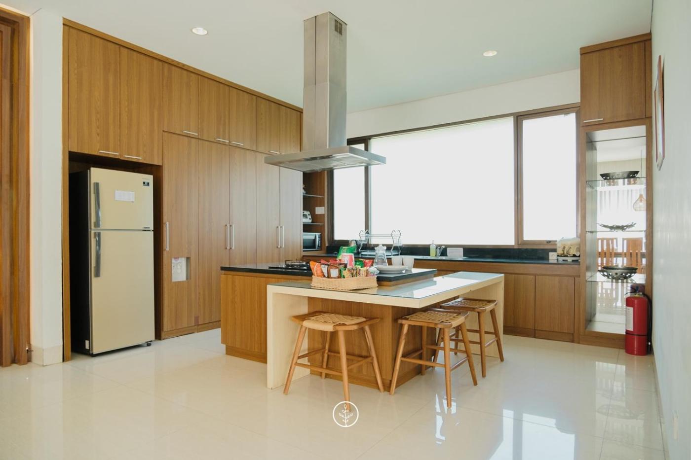 Hikari Hill View Villa 7 Bedrooms With A Private Swimming Pool And Billiard バンドゥン エクステリア 写真