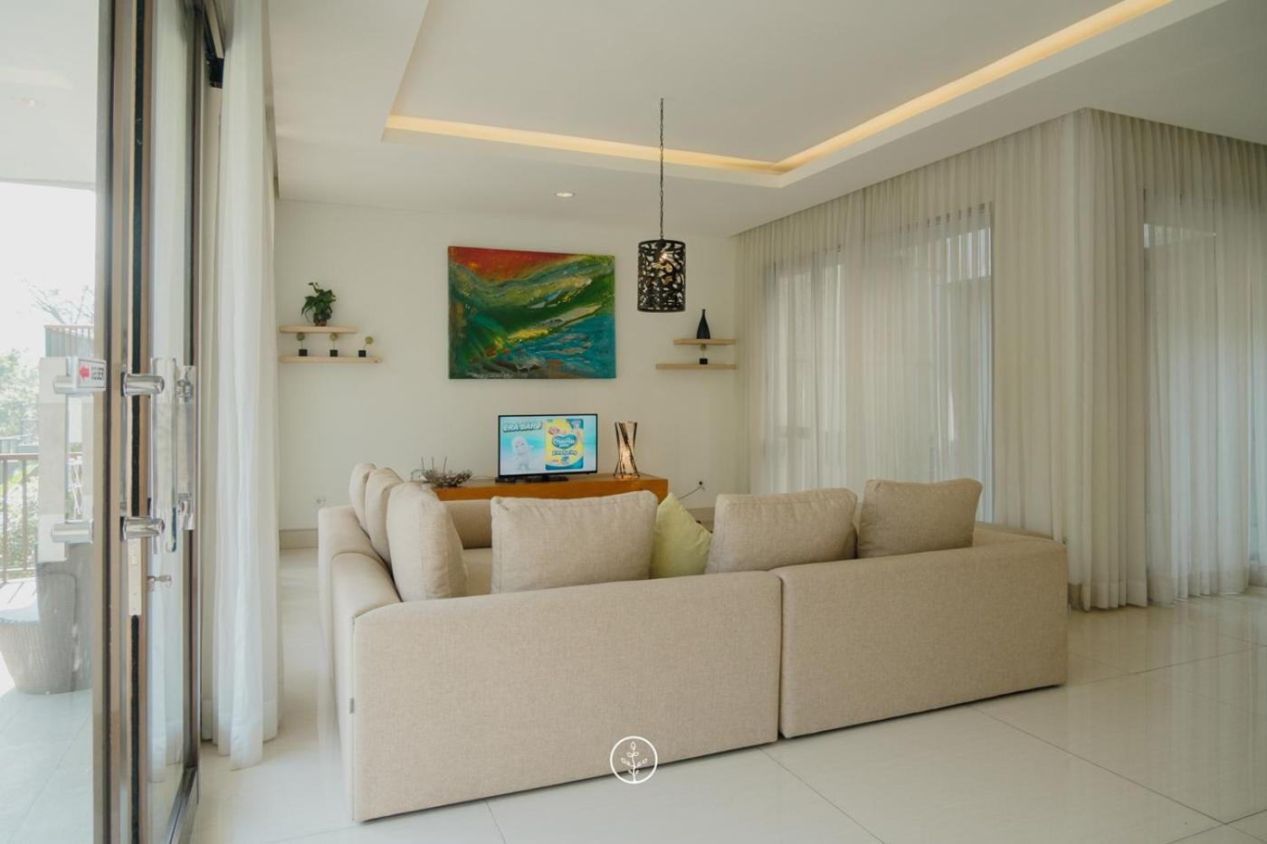 Hikari Hill View Villa 7 Bedrooms With A Private Swimming Pool And Billiard バンドゥン エクステリア 写真