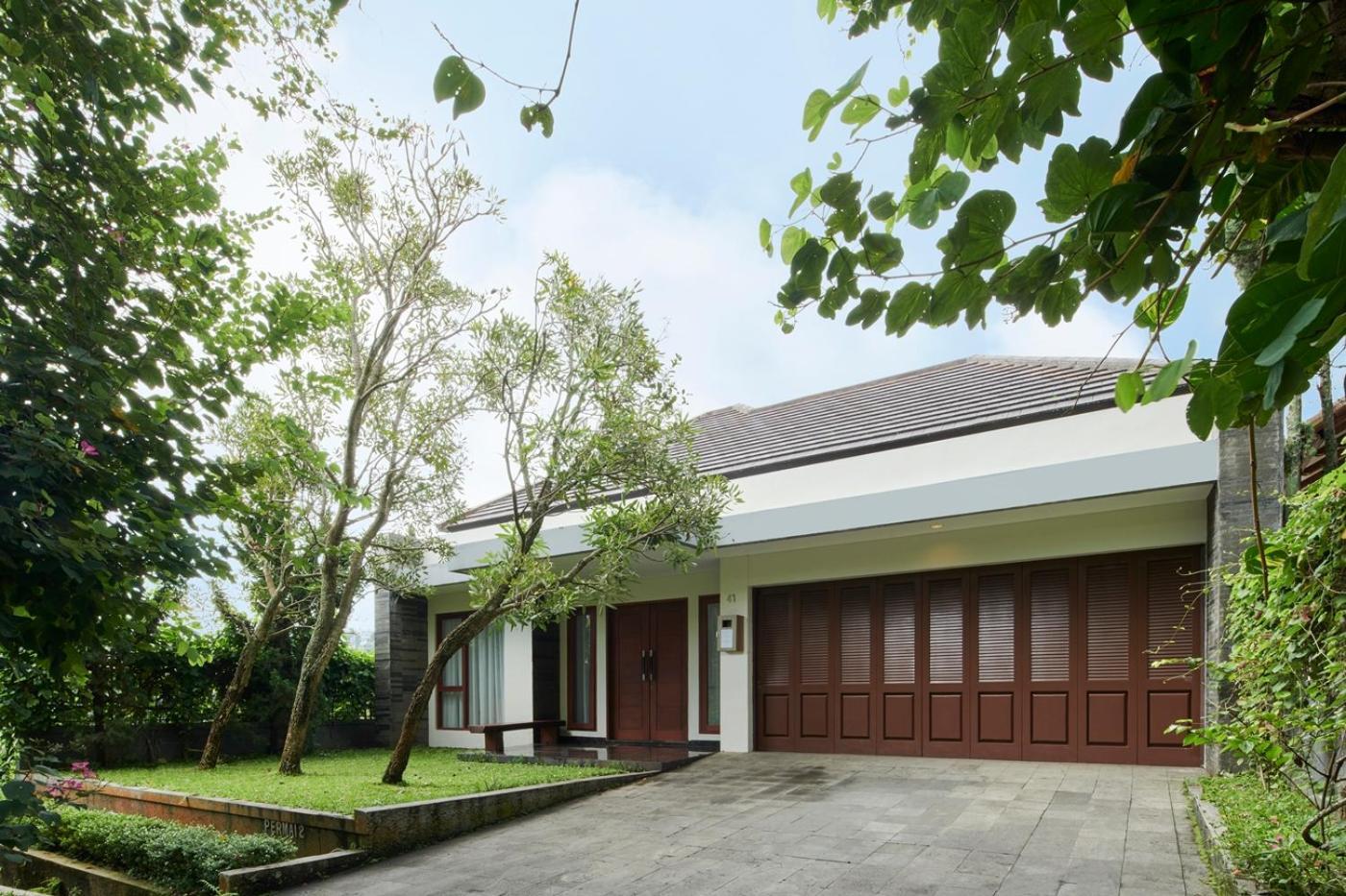 Hikari Hill View Villa 7 Bedrooms With A Private Swimming Pool And Billiard バンドゥン エクステリア 写真