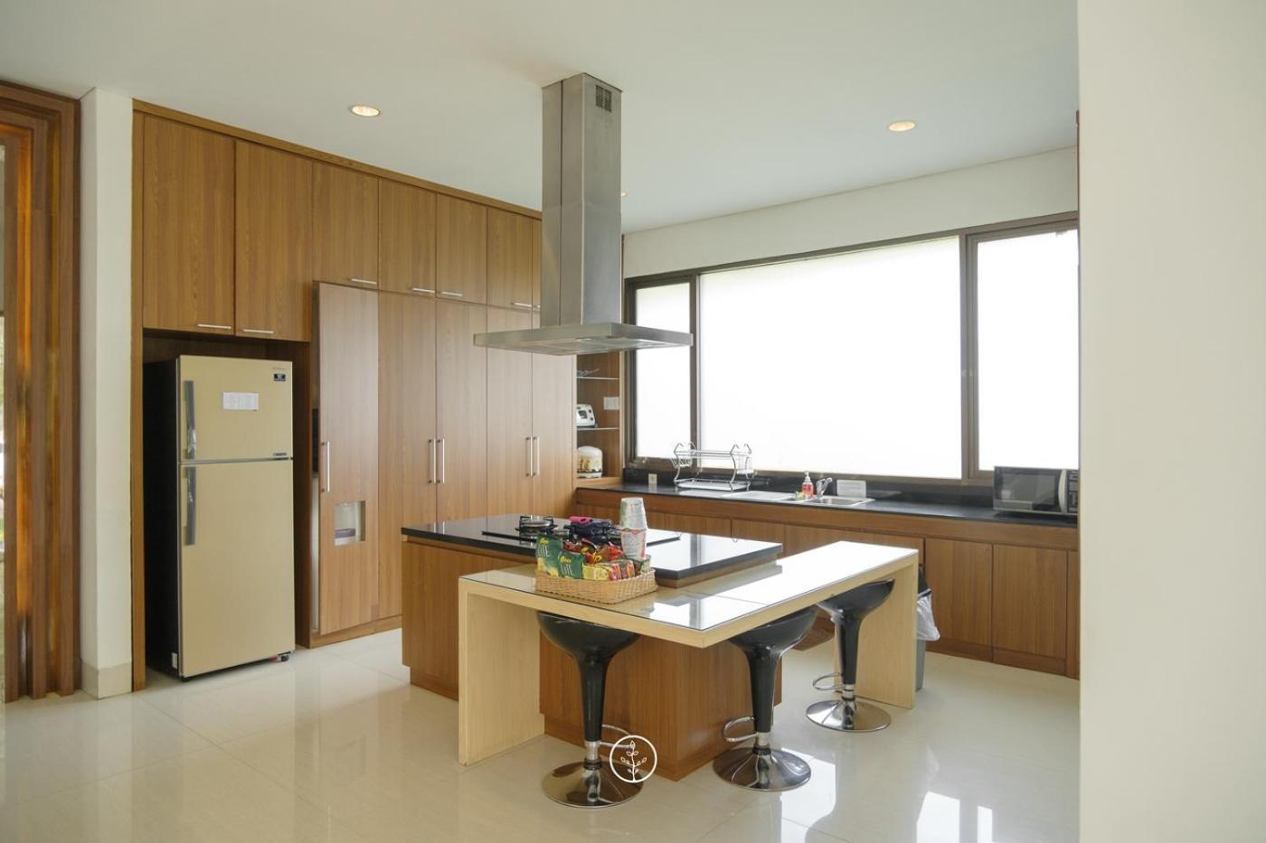 Hikari Hill View Villa 7 Bedrooms With A Private Swimming Pool And Billiard バンドゥン エクステリア 写真