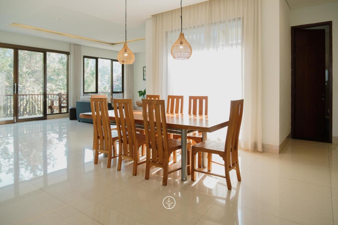Hikari Hill View Villa 7 Bedrooms With A Private Swimming Pool And Billiard バンドゥン エクステリア 写真