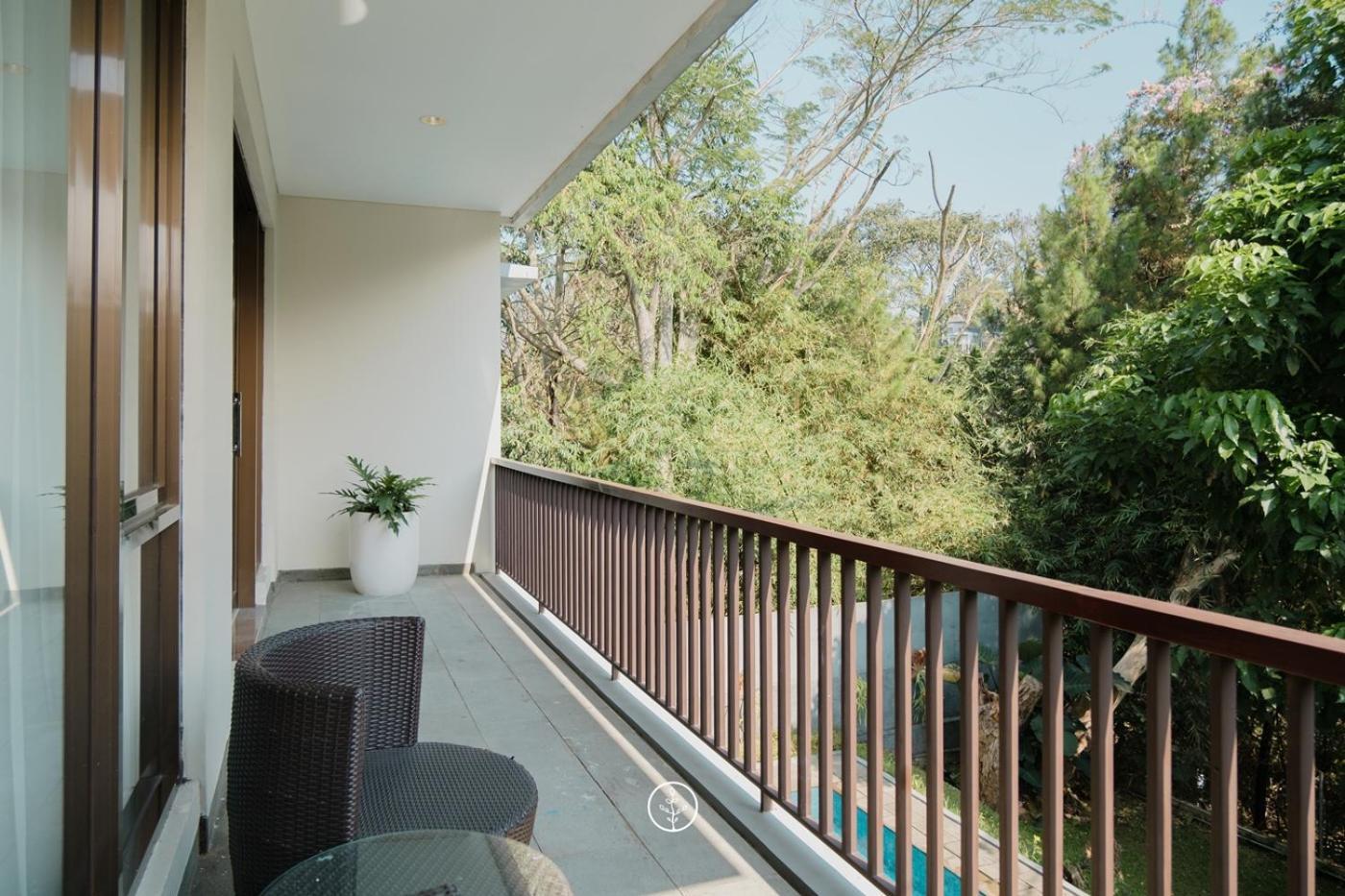 Hikari Hill View Villa 7 Bedrooms With A Private Swimming Pool And Billiard バンドゥン エクステリア 写真