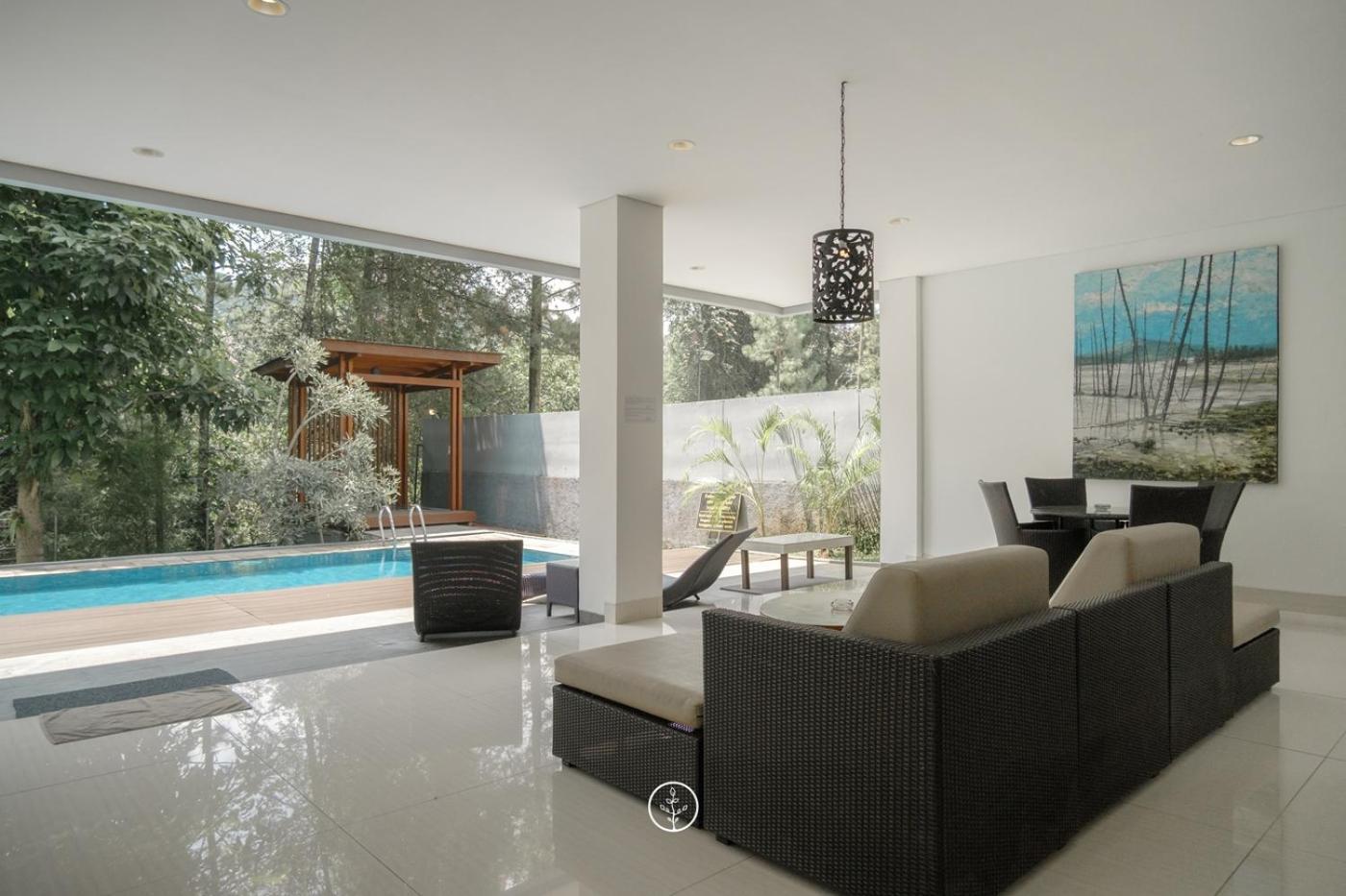 Hikari Hill View Villa 7 Bedrooms With A Private Swimming Pool And Billiard バンドゥン エクステリア 写真